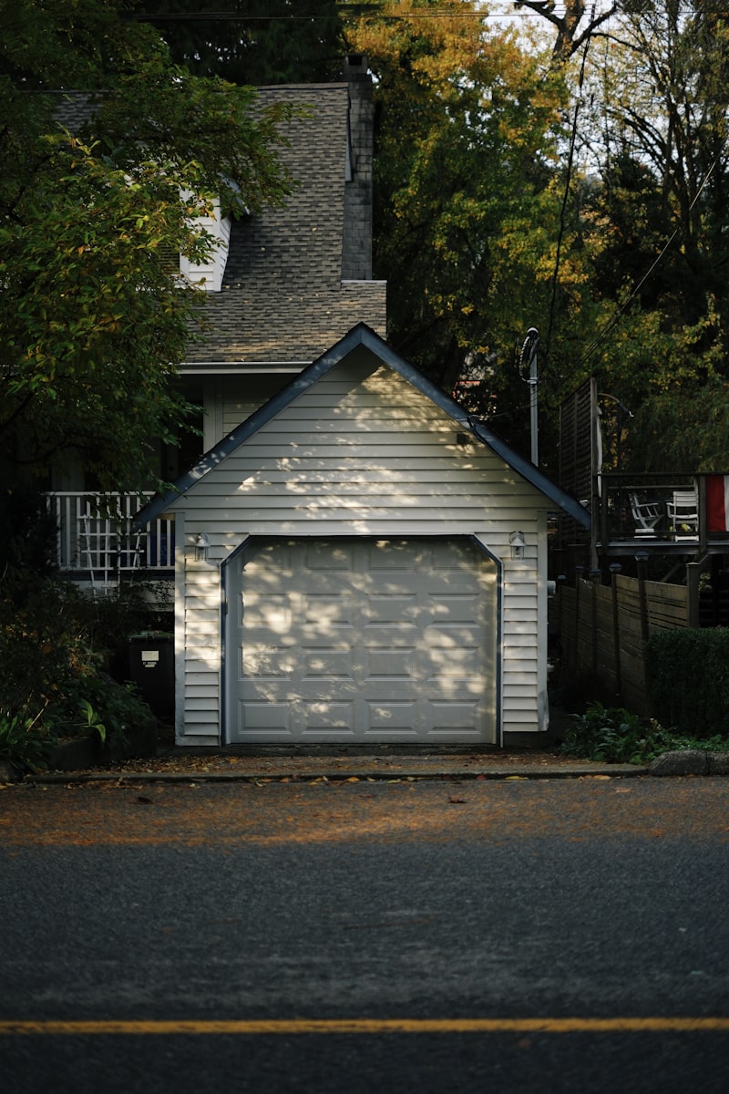 Steel vs. Fiberglass Garage Doors